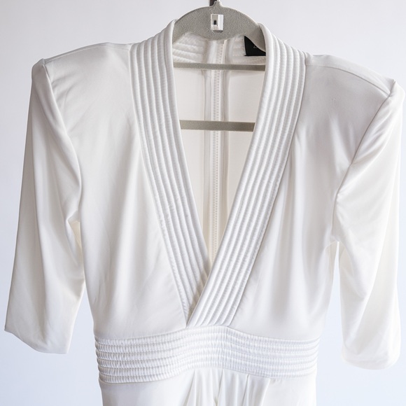 ZHIVAGO SIGNATURE EYE OF HORUS White Long Sleeve V-Neck Dress - Picture 8 of 16